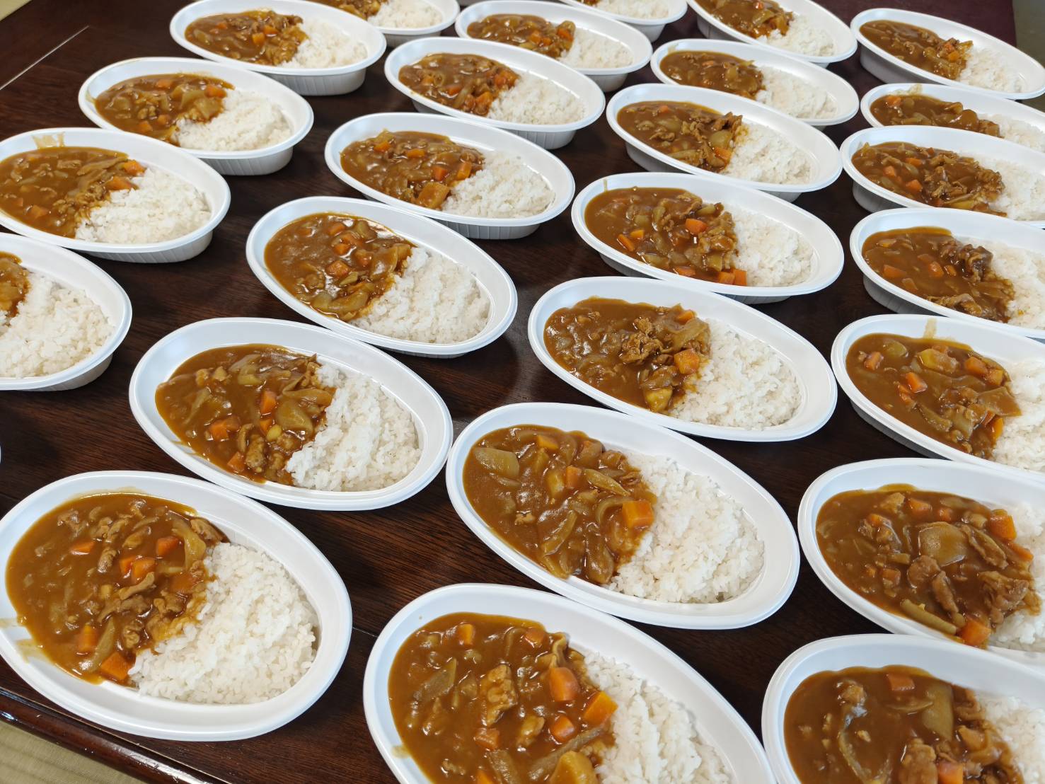 盛り付けられたカレーライス